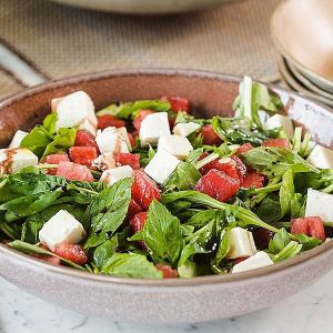 Peynirli Yeşil Salata